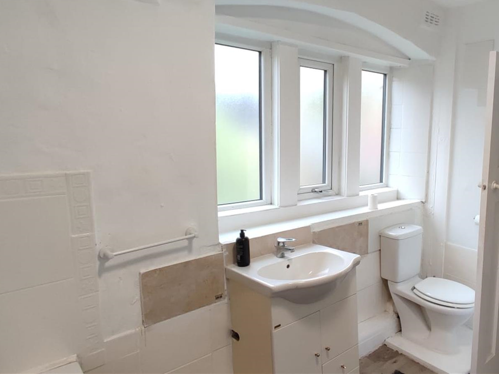 Property photo 3 of 10 Photo 2