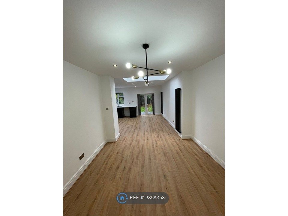 Property photo 2 of 19 Reception 2