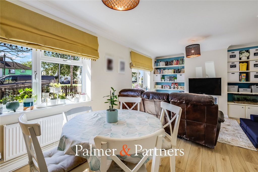 Property photo 3 of 18 Picture No. 04