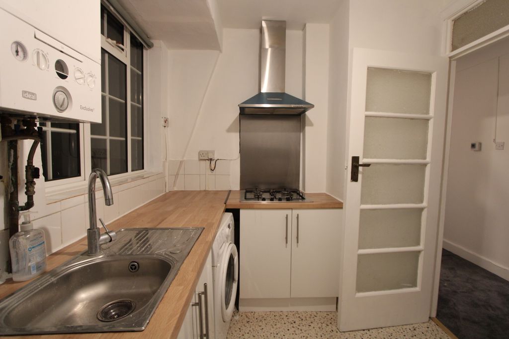 Property photo 1 of 2