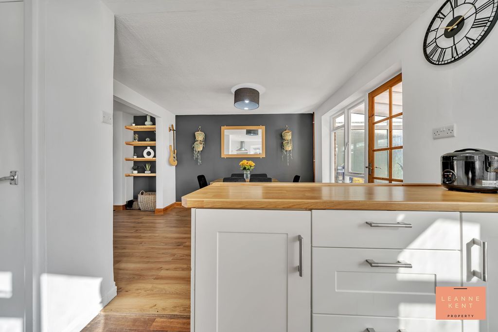 Additional image 16 of 3 bed semi-detached house for saleCaerleon Court, Caerphilly CF83