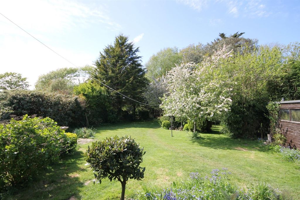 Property photo 2 of 23