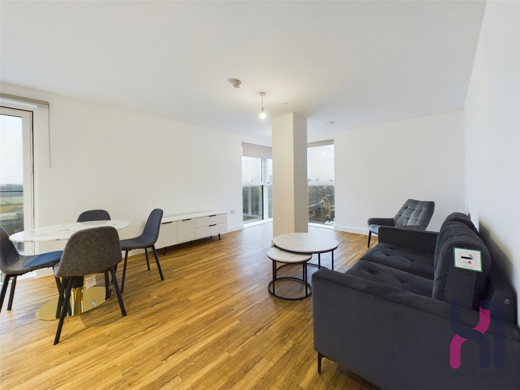 Property photo 2 of 18 Picture No. 06