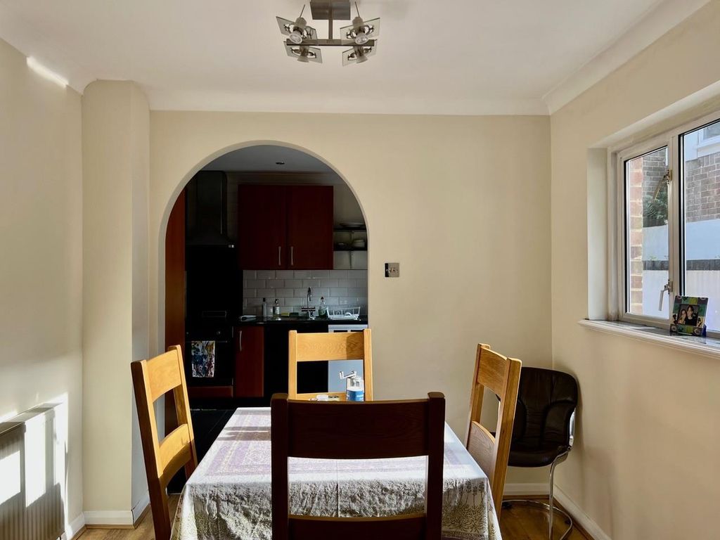 Property photo 3 of 22 Breakfast Room.Jpg