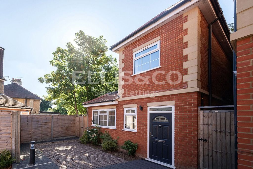 Property photo 1 of 22 Picture No. 04