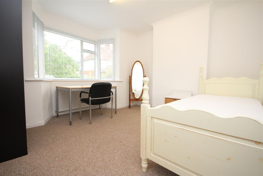 Property photo 3 of 7 Bedroom 1.Jpg