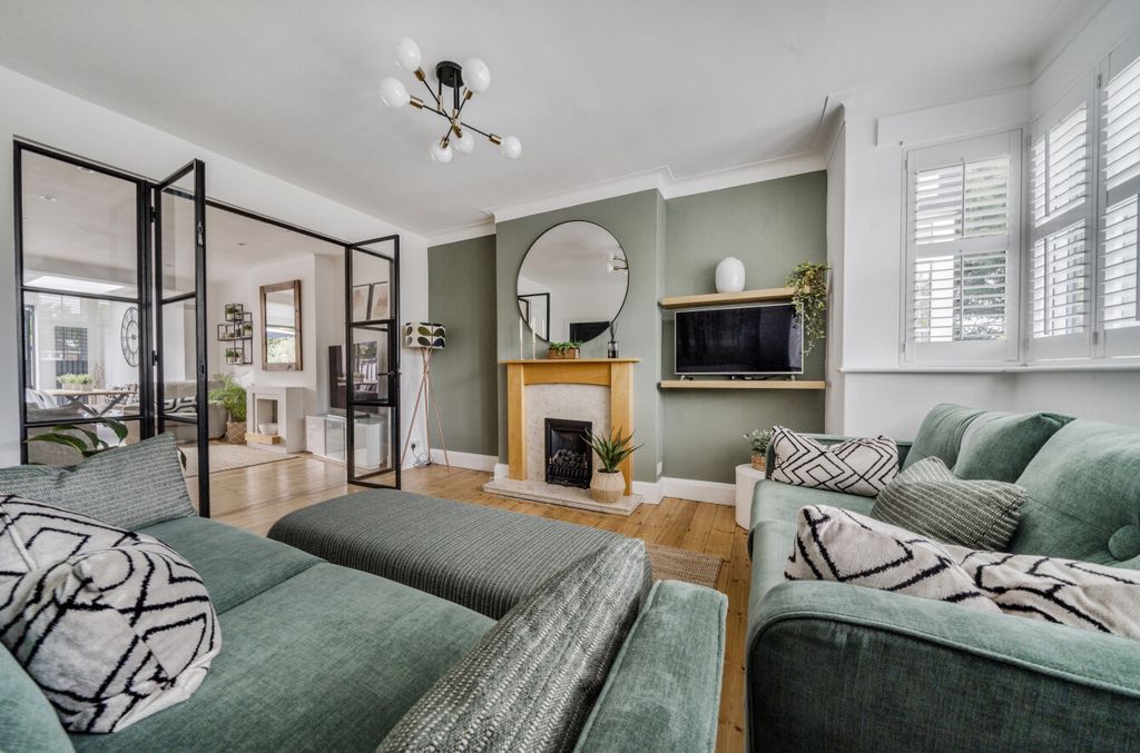Property photo 3 of 25 1330344-18-6884ee...
