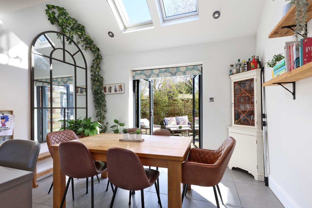 Property photo 3 of 17 Picture No. 14