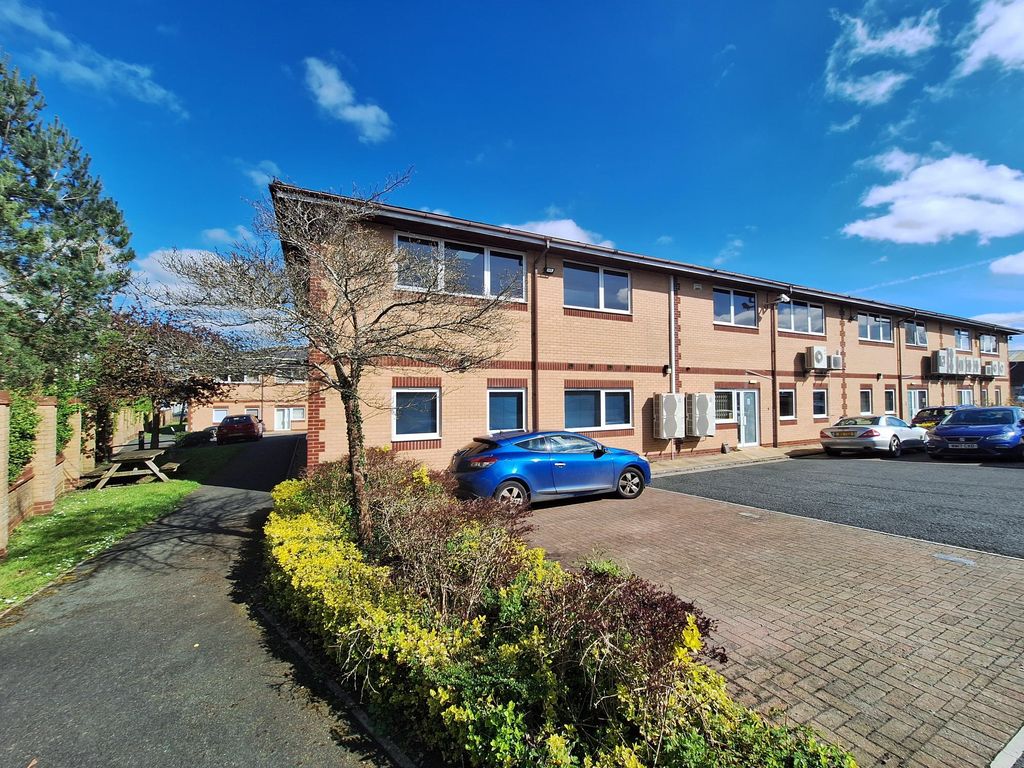 Property photo 2 of 8