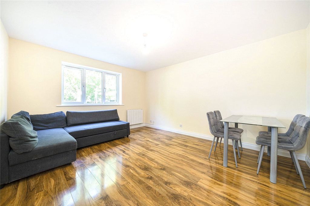 Property photo 3 of 9 Picture No. 04