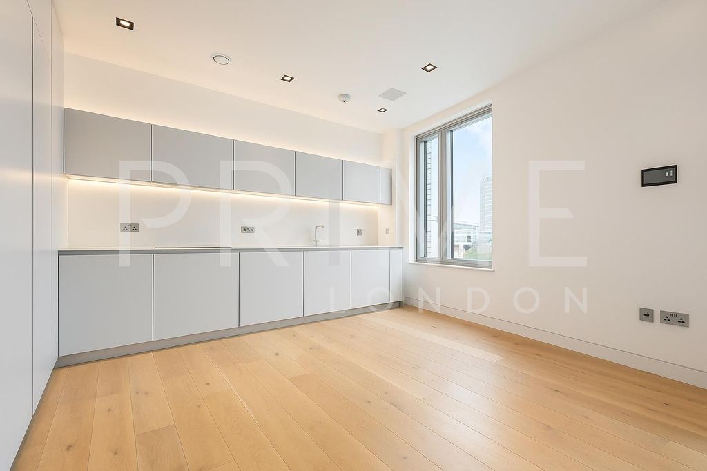 Property photo 3 of 14 CH2.Jpg