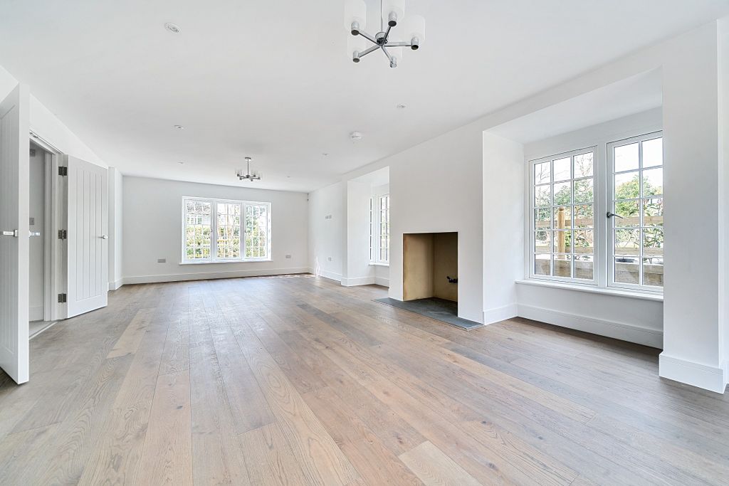 Property photo 3 of 34