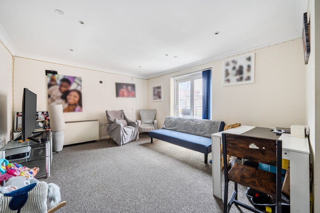 Property photo 3 of 11 Picture No. 02