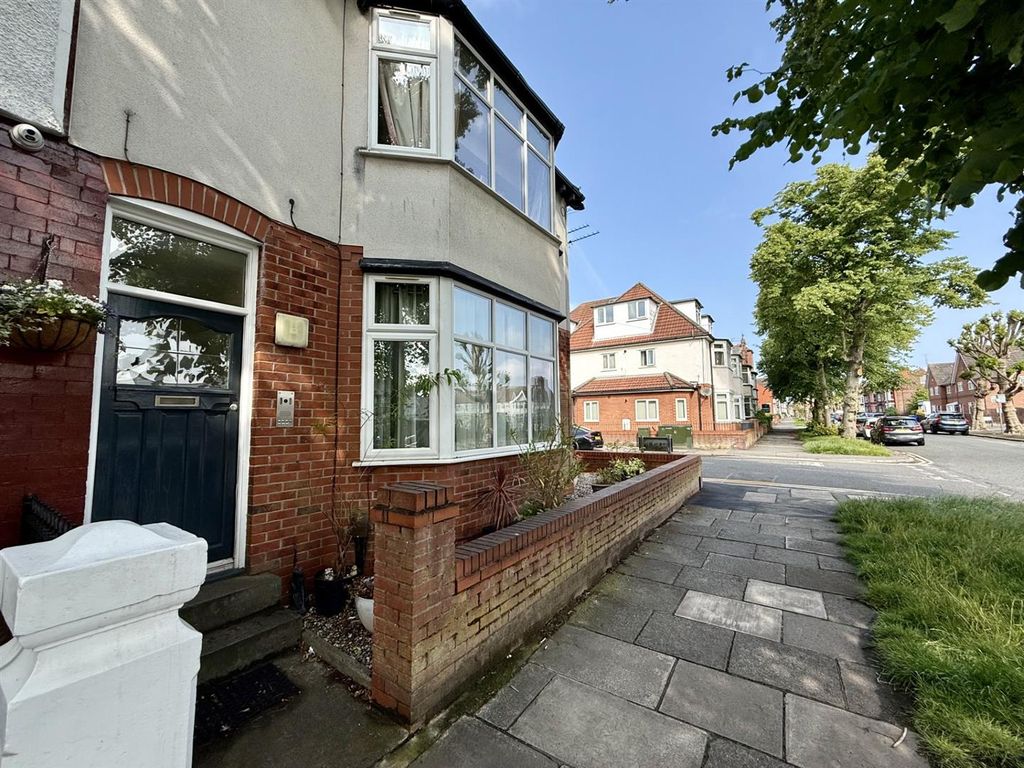 Property photo 1 of 10 64Cb8d7A-48d3-4394-B5B3-F4209F74Fbd2.Jpg