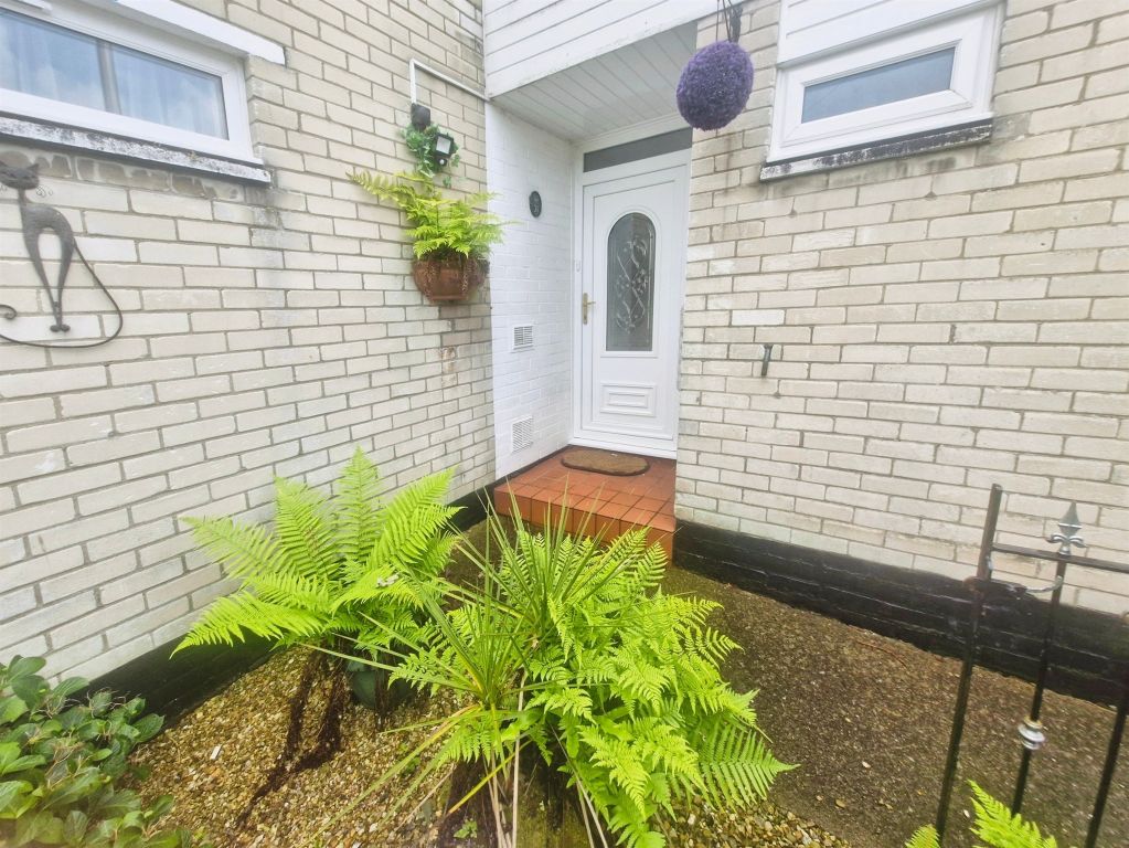 Property photo 2 of 31