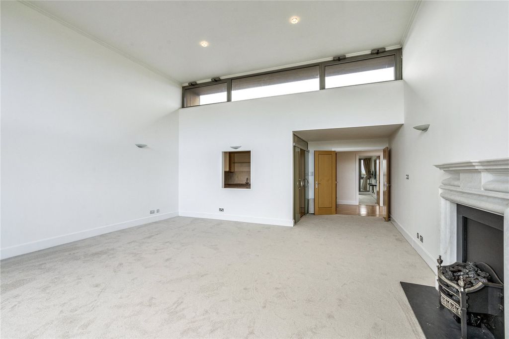 Property photo 3 of 16 Picture No. 14
