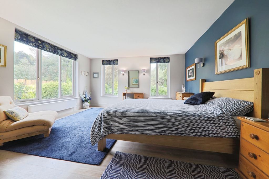 Property photo 3 of 26 4072759