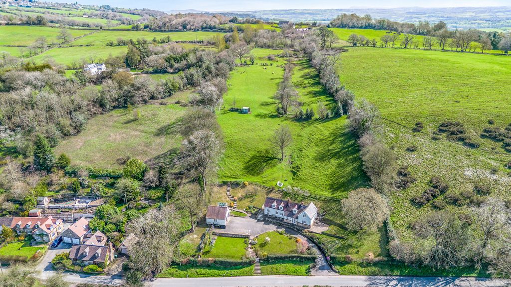 Property photo 2 of 30