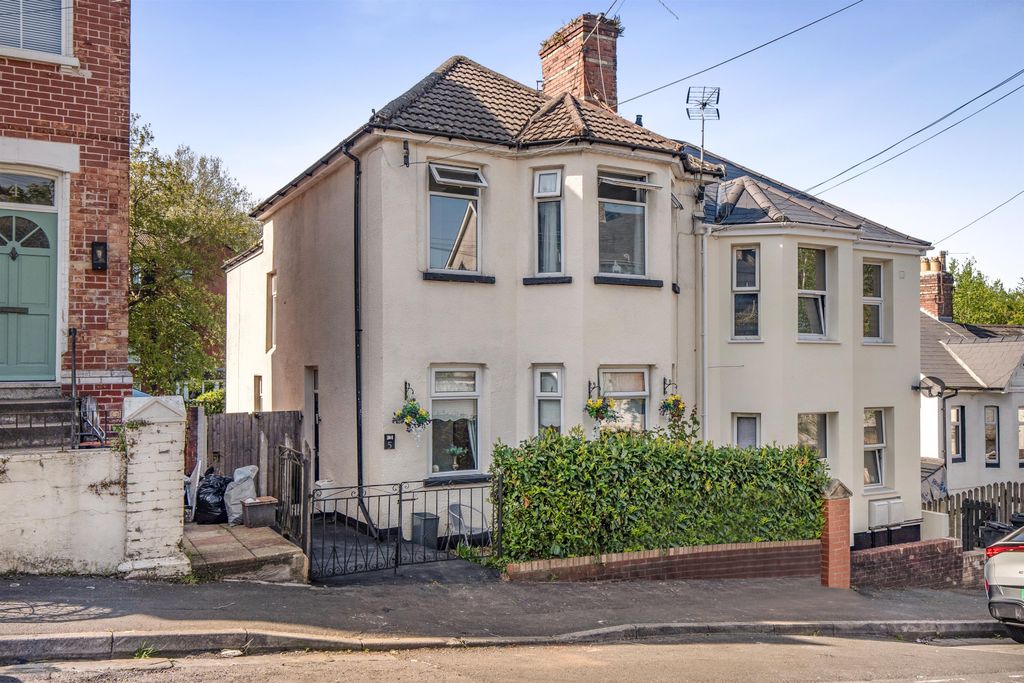 Property photo 1 of 22