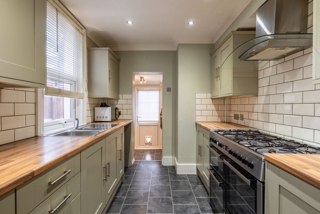 Property photo 3 of 20 5588763