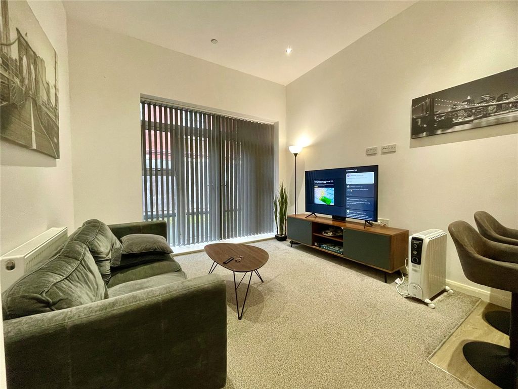 Property photo 3 of 9 Lounge