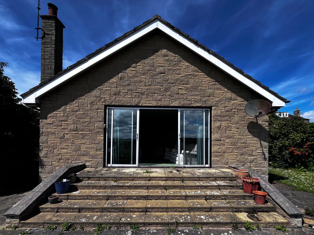 Property photo 2 of 25
