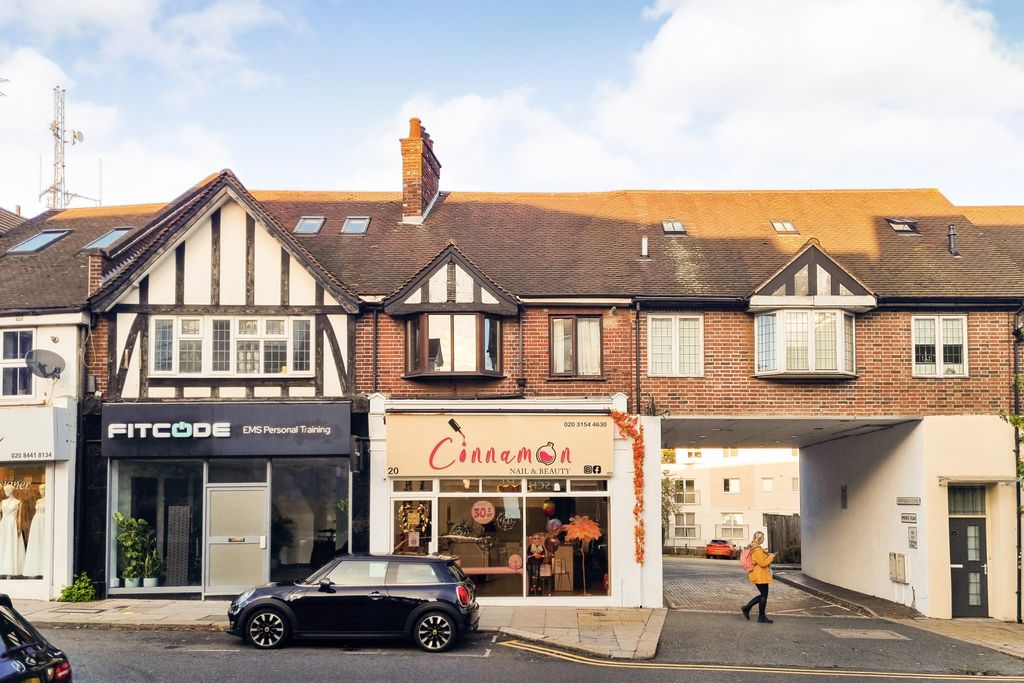 Property photo 1 of 6 Flat 3, 20B High Street, Barnet En5 5Ru