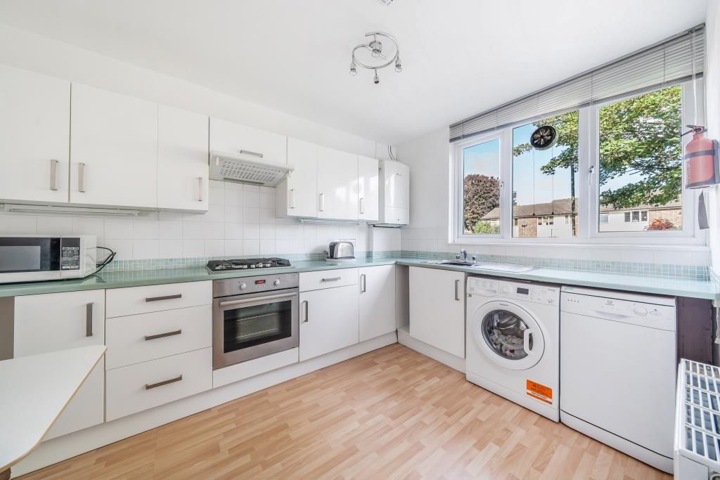 Property photo 3 of 10 Kitchen