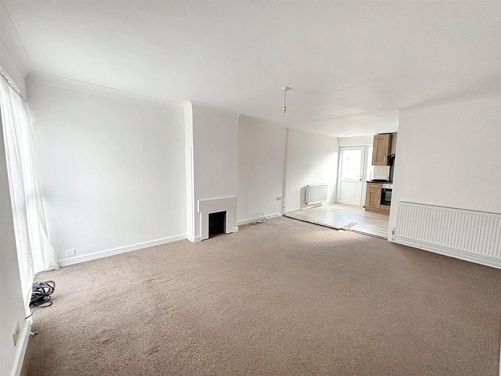 Property photo 2 of 15 Living Room.Jpg