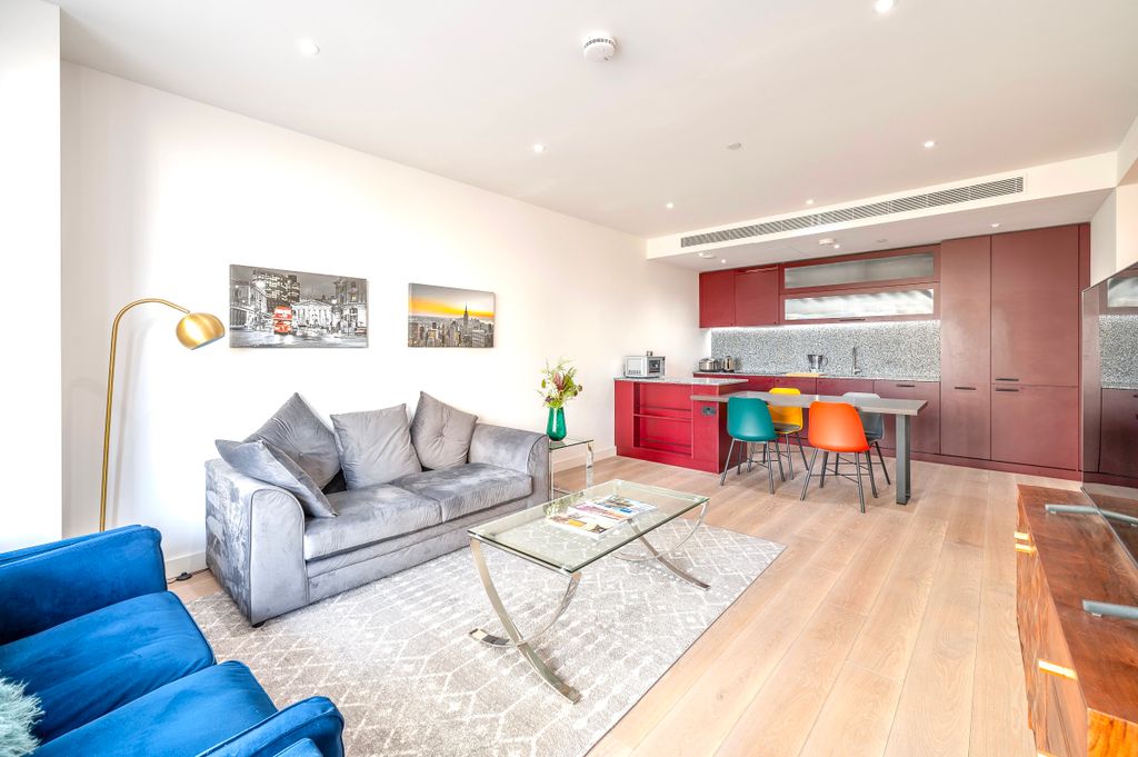 Property photo 2 of 32