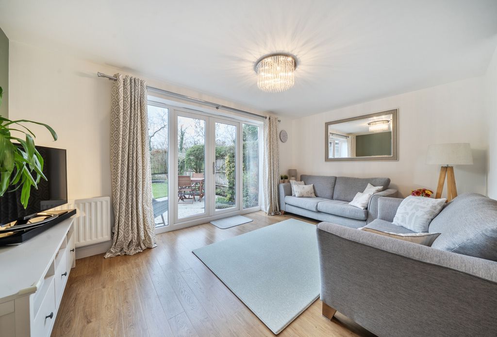 Property photo 2 of 15 1396678-10-6967c1...