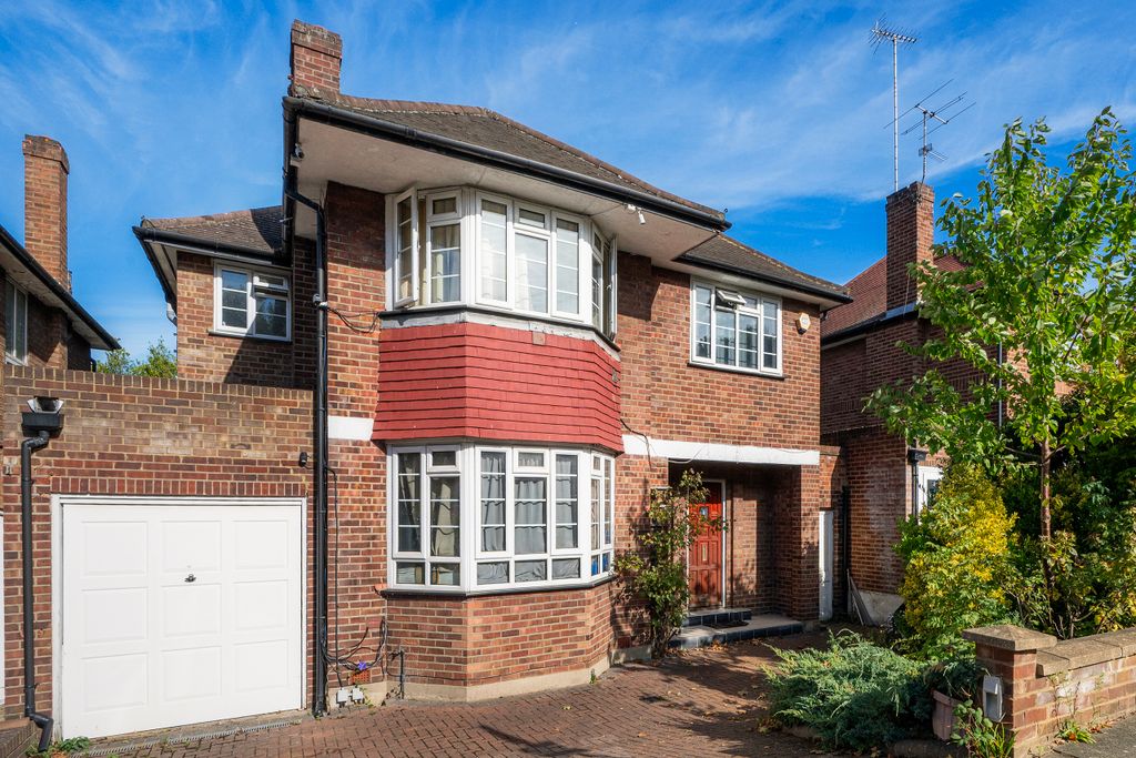 Property photo 1 of 17 External