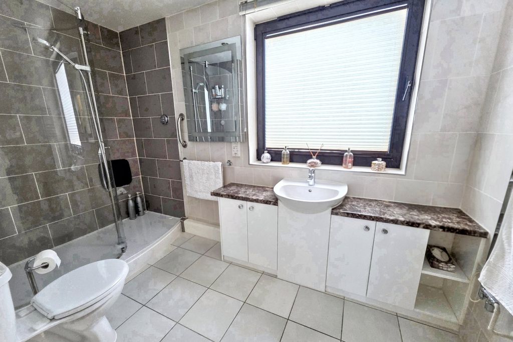 Additional image 9 of 3 bed flat for saleAzure West, Plymouth PL1