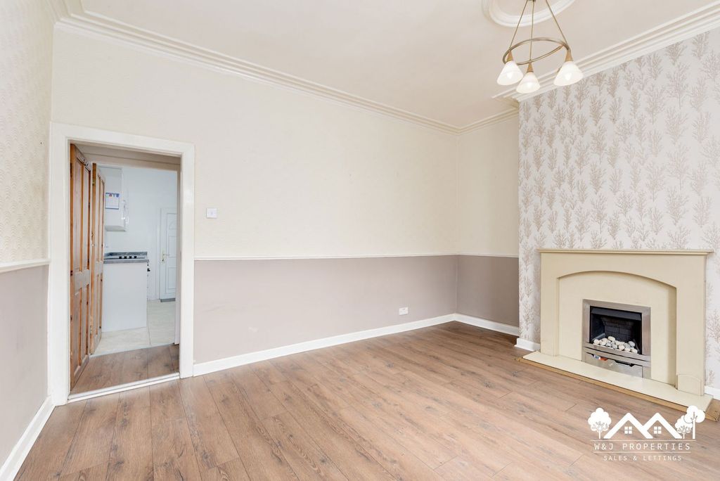 Property photo 2 of 27