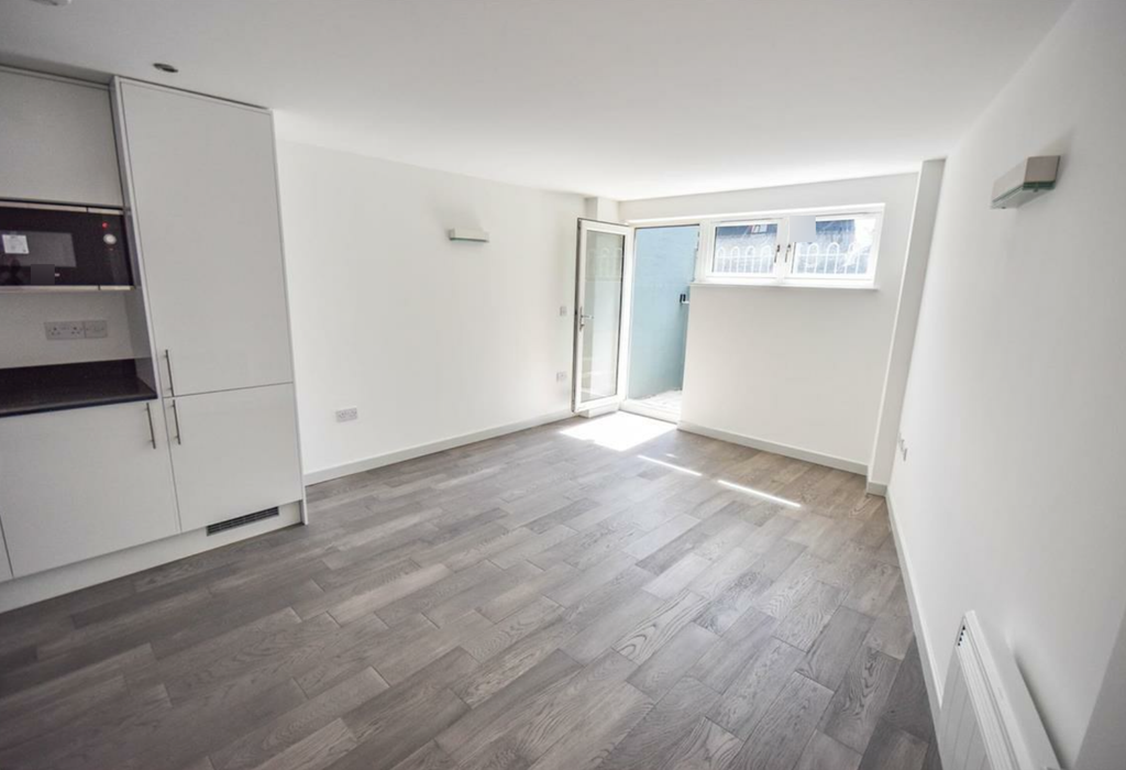 Property photo 2 of 8 Photo 1