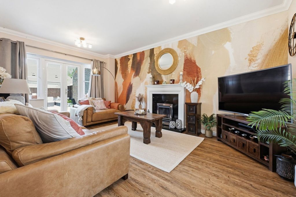 Property photo 2 of 34