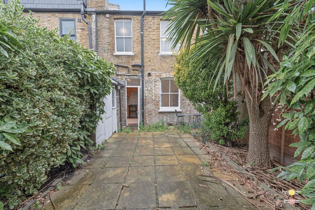 Property photo 3 of 19