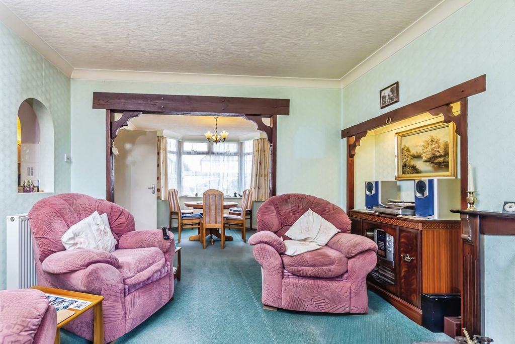 Property photo 3 of 17 Pbox-Img.Jpg