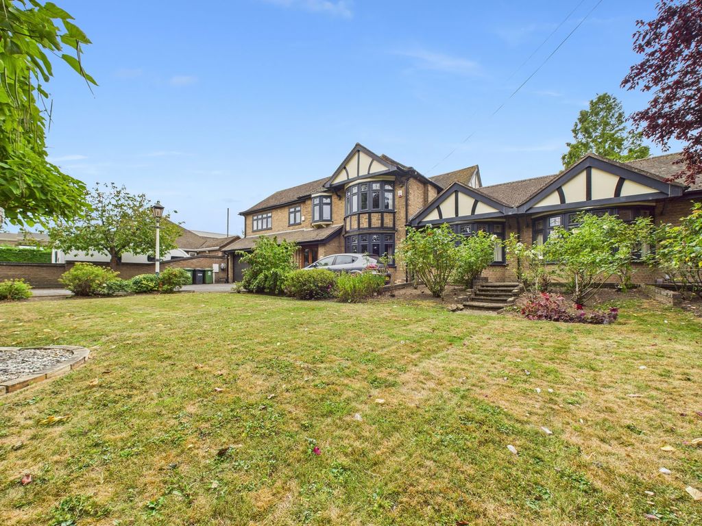 Property photo 1 of 40