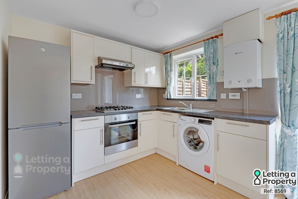 Property photo 3 of 12