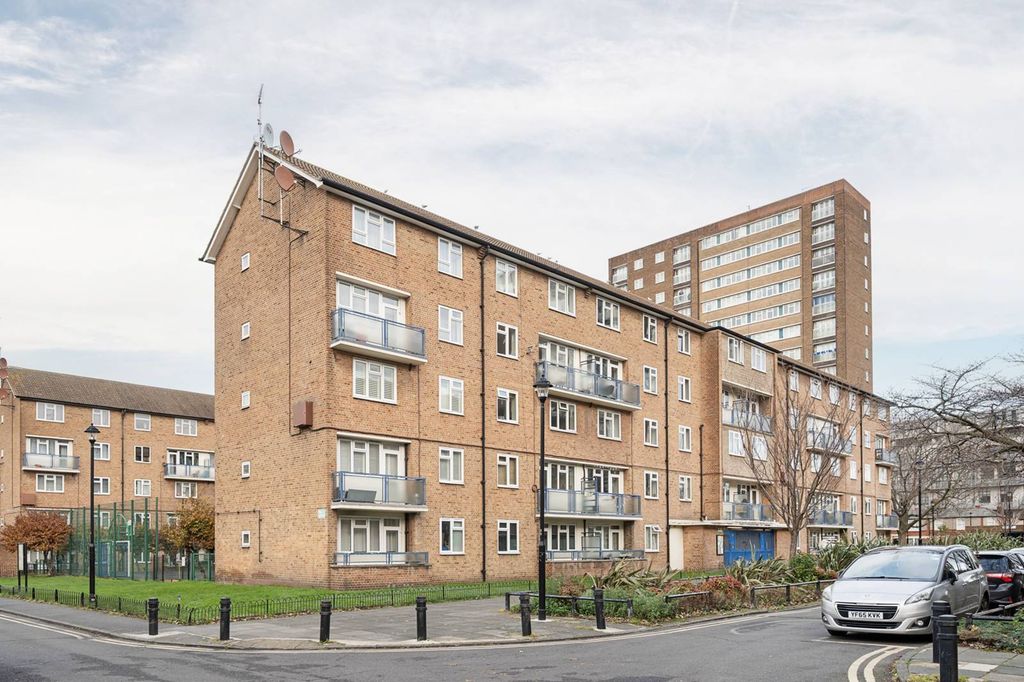 Property photo 2 of 8