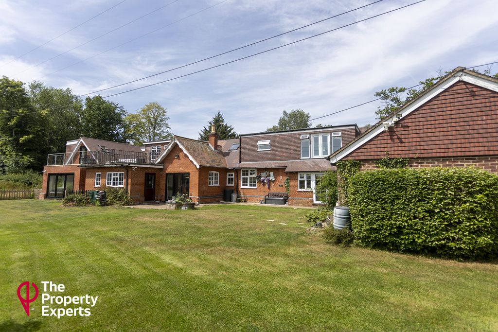 Property photo 2 of 34