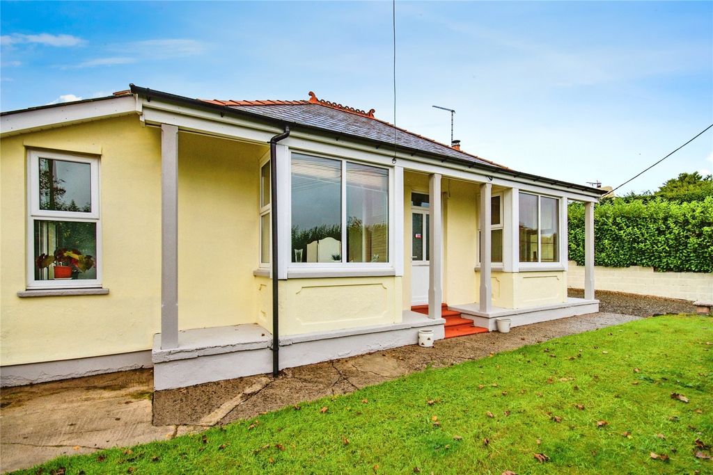 Property photo 2 of 17 Picture No. 12