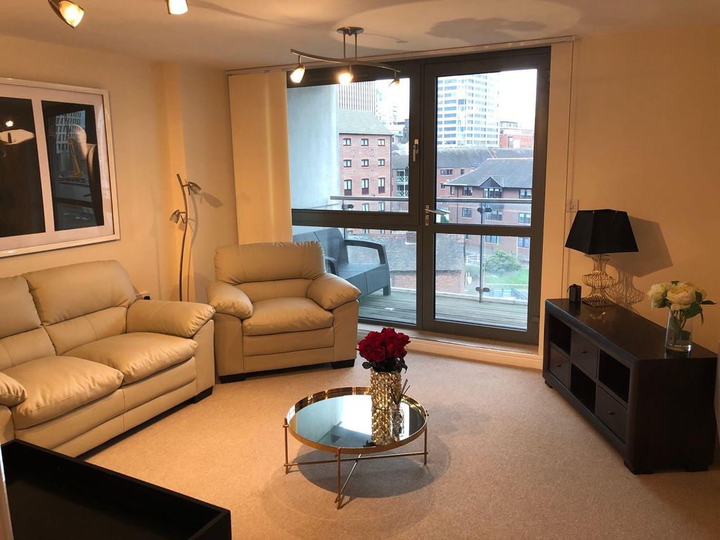 Property photo 1 of 6 Living Room