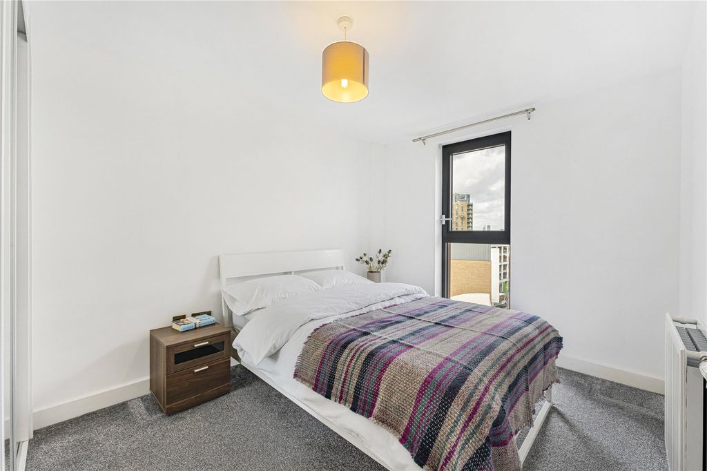 Property photo 3 of 15 Bedroom