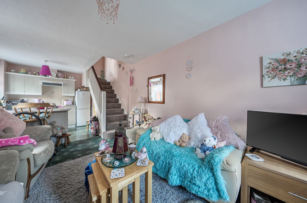 Property photo 3 of 10 Sitting Room/Kitchen