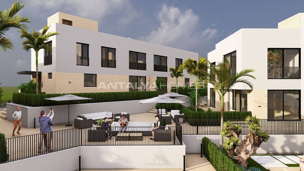 Property photo 2 of 31