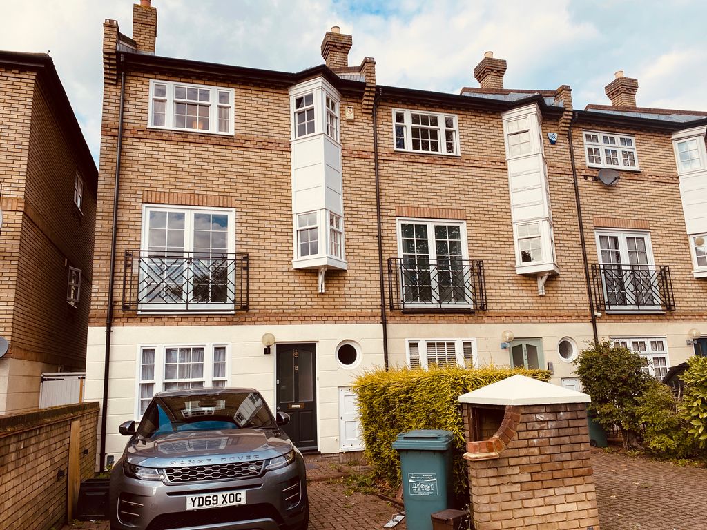Property photo 2 of 12