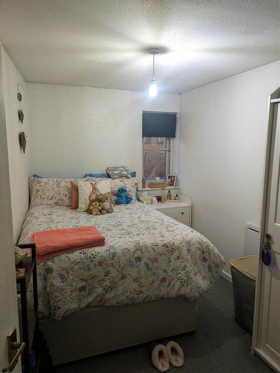 Property photo 2 of 4 Bedroom