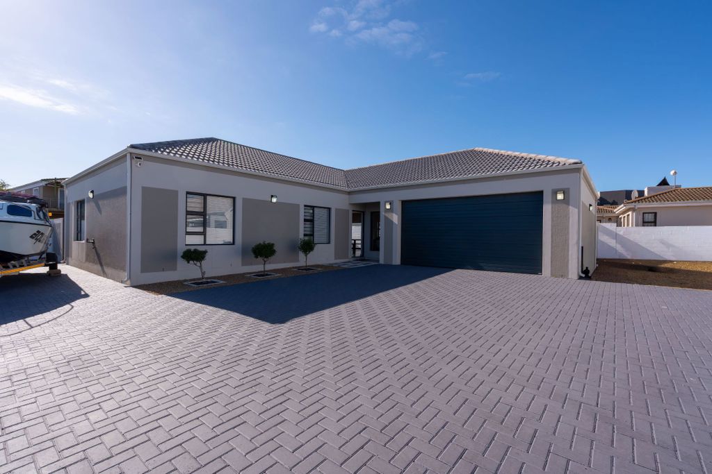 Property photo 2 of 33